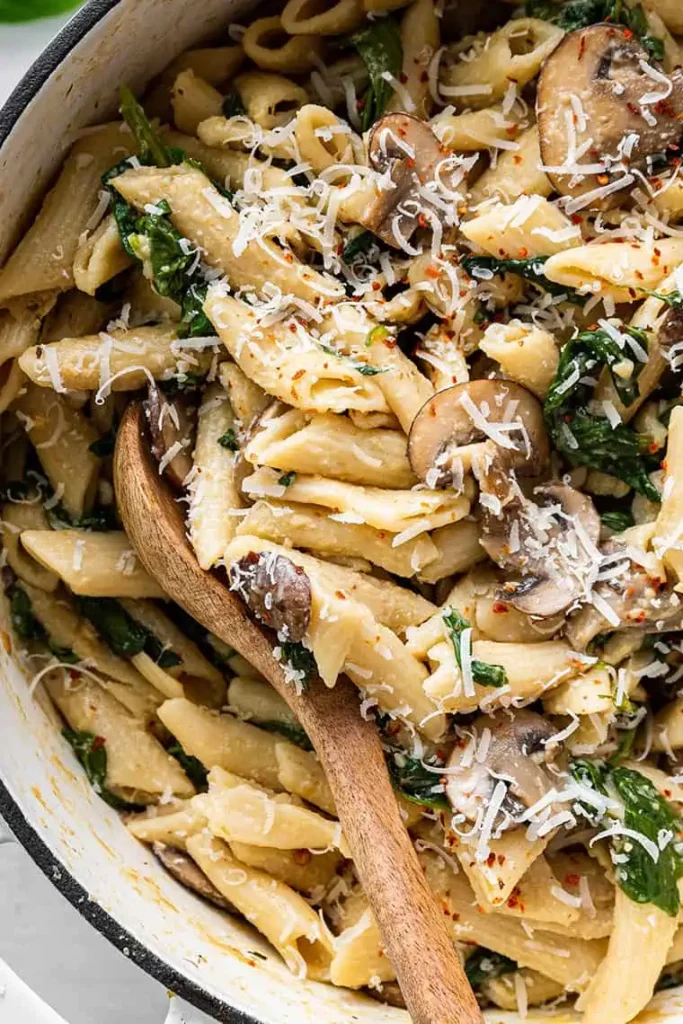 One-Pot Vegan Pasta with Spinach and Mushrooms